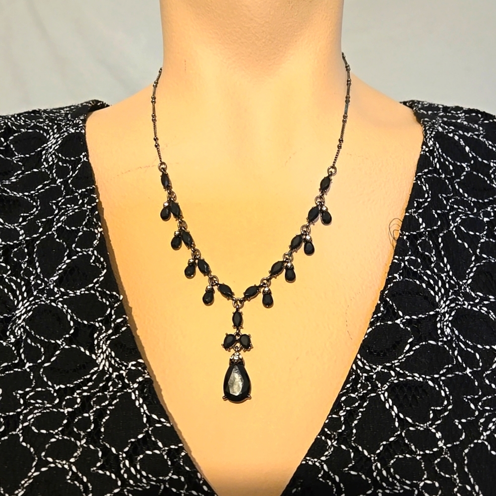Vintage Dainty black beaded necklace